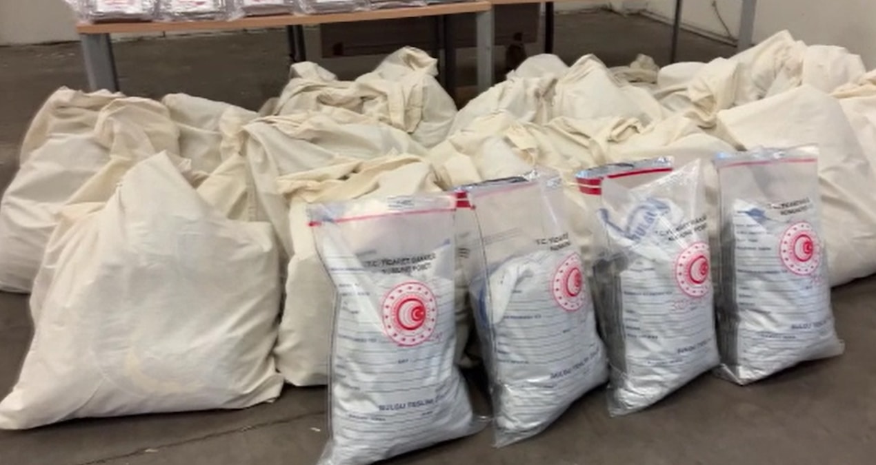 Sınır kapısında 298 kilogram uyuşturucu ele geçirildi