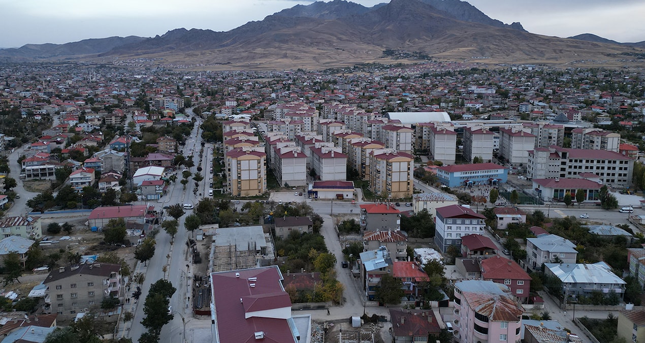 Van sarsıntısının üzerinden 13 yıl geçti ama… ‘8 bin bina yıkılma riski taşıyor’