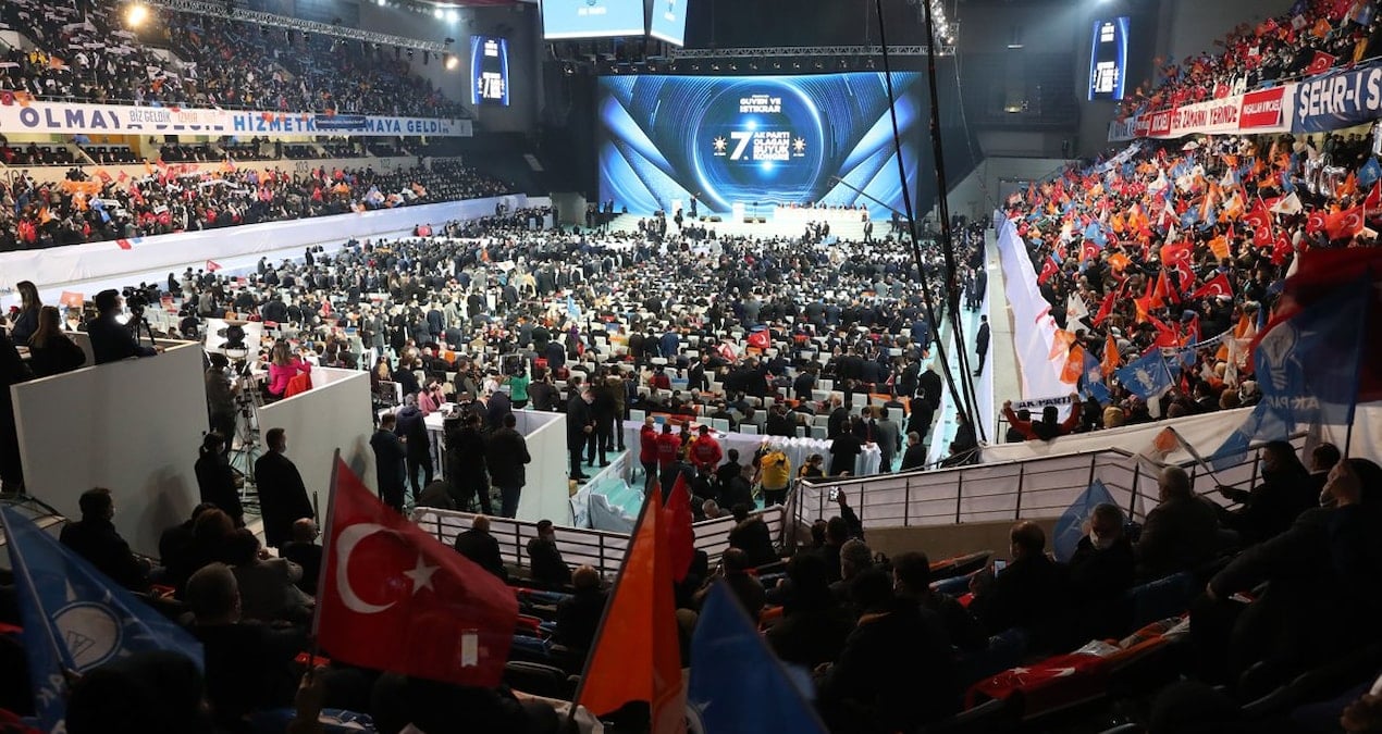 AKP’de hesaplar değişti kongreler öne alınıyor