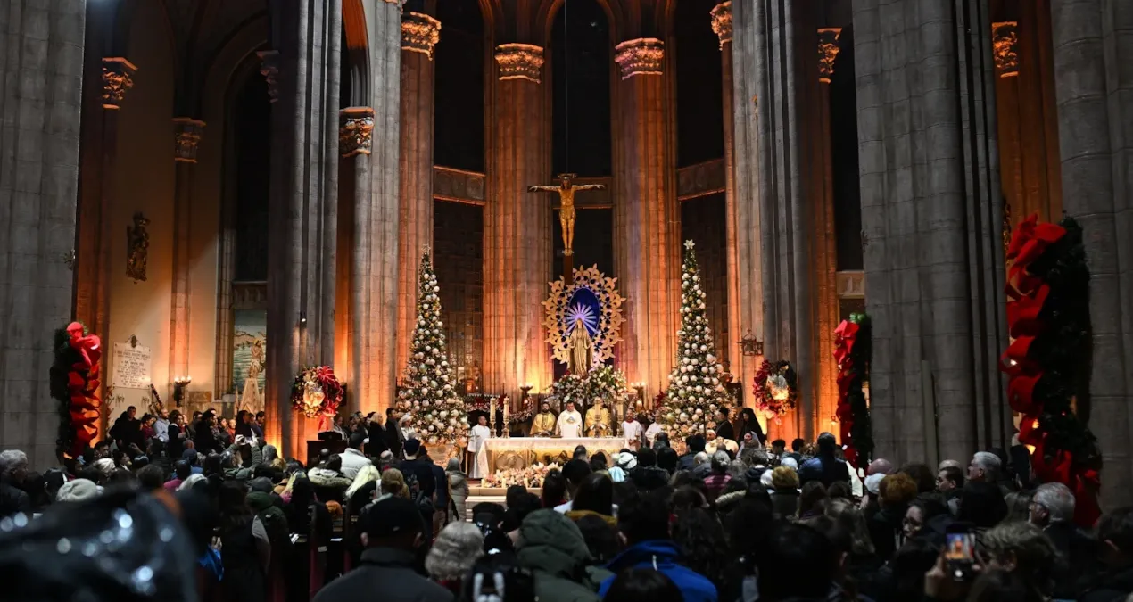 İstanbul’daki kiliselerde Noel ayini düzenlendi