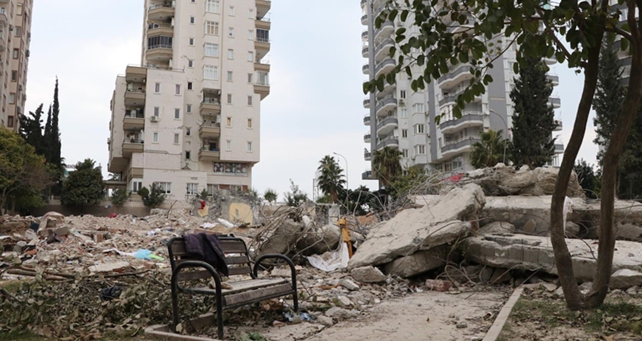 Sarsıntıda 40 bireye mezar olan Sami Bey Apartmanı için kamu vazifelileri hakkında iddianame hazırlandı
