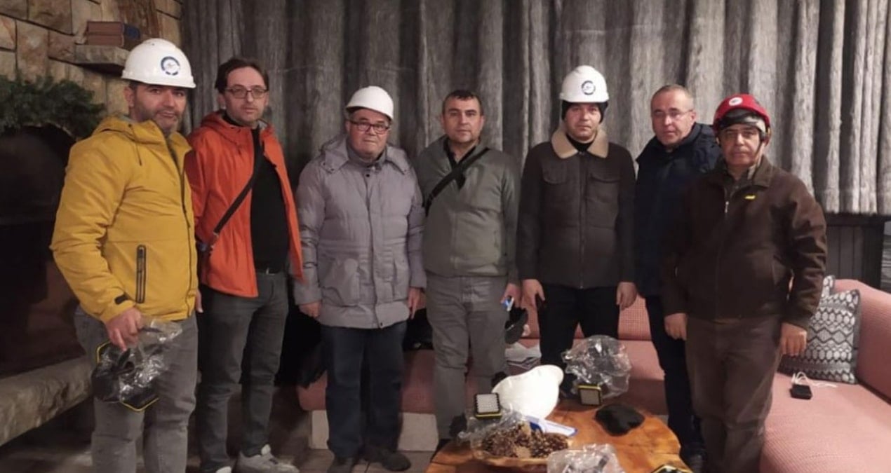 Korsan dedikleri heyet AKP önergesine girdi