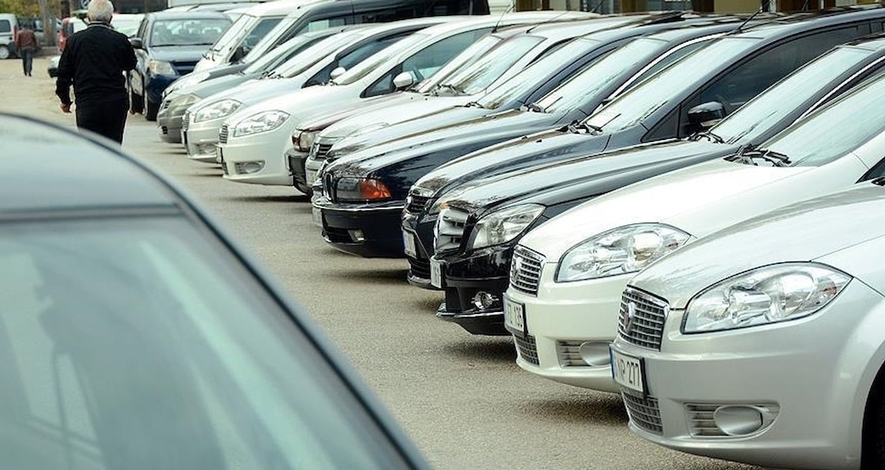 Milyonlarca araç sahibini ilgilendiriyor: Tescil fiyatları zamlandı