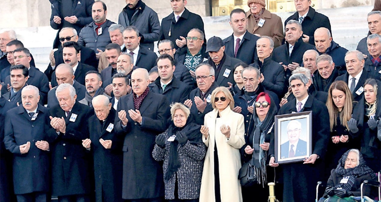 Nahit Menteşe, son seyahatine uğurlandı