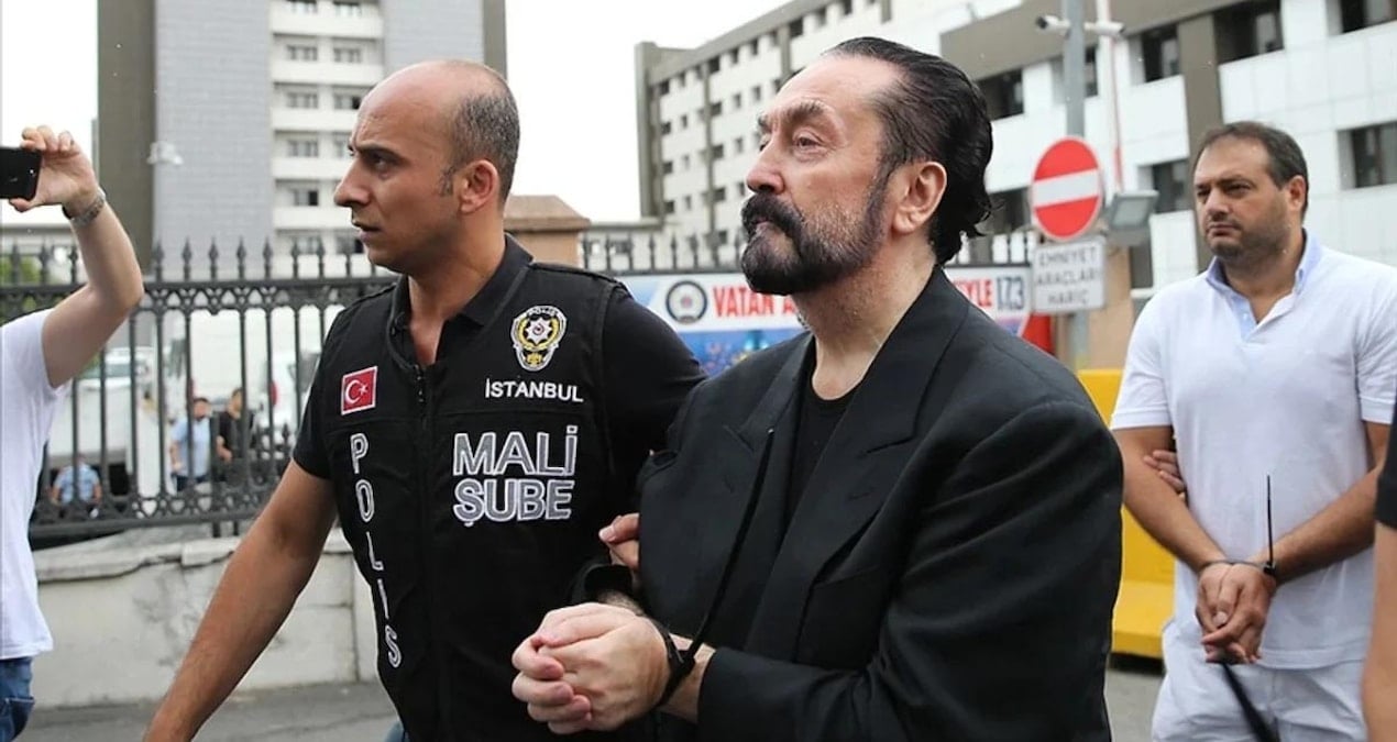 Adnan Oktar’a 3 hatadan beraat kararı