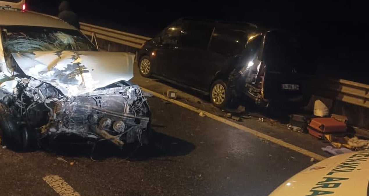 Aksaray’da patlayan lastiği değiştirenlere araba çarptı: 2 ölü, 7 yaralı
