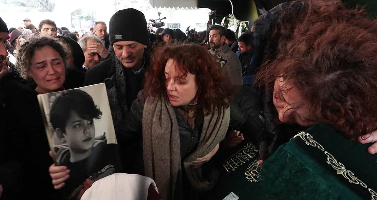 Kadıköy’de 2 serserinin bıçakladığı İtalyan şefin oğlu son seyahatine uğurlandı