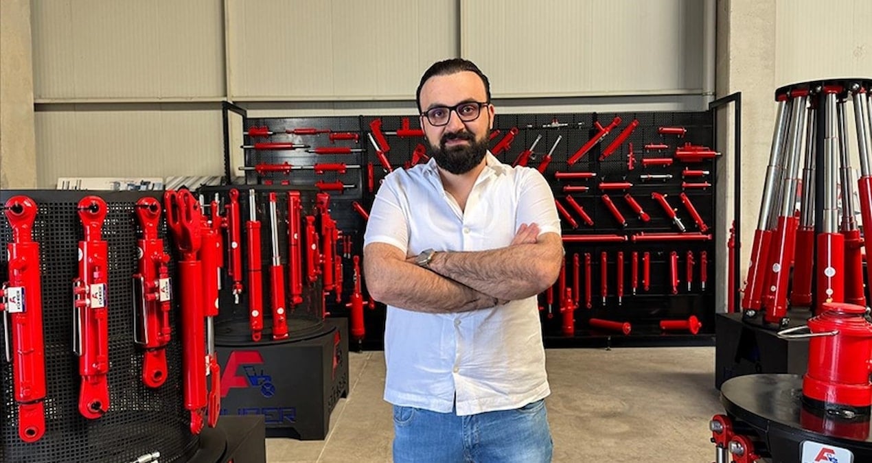 Babasından öğrendiği meslekte kendi fabrikasını kurdu