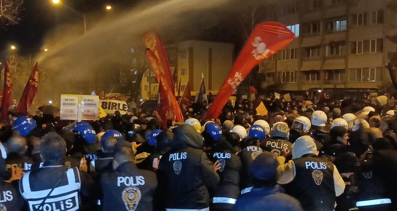 Bursa’da polisten sert müdahale: CHP Şehir Başkanı gözünden yaralandı, gözaltılar var