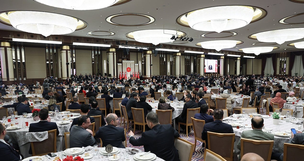 Sarayın 1 iftarı, 375 ikramiye