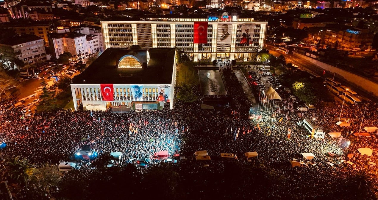 Şimdi abonelere bile gitmeyen ‘İmamoğlu’ anketinde çok çarpıcı sonuçlar!