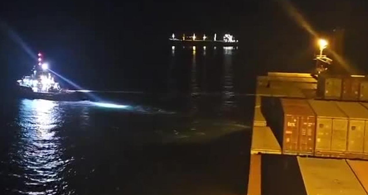 Yeşilköy’de kriz: Gemi karaya oturdu