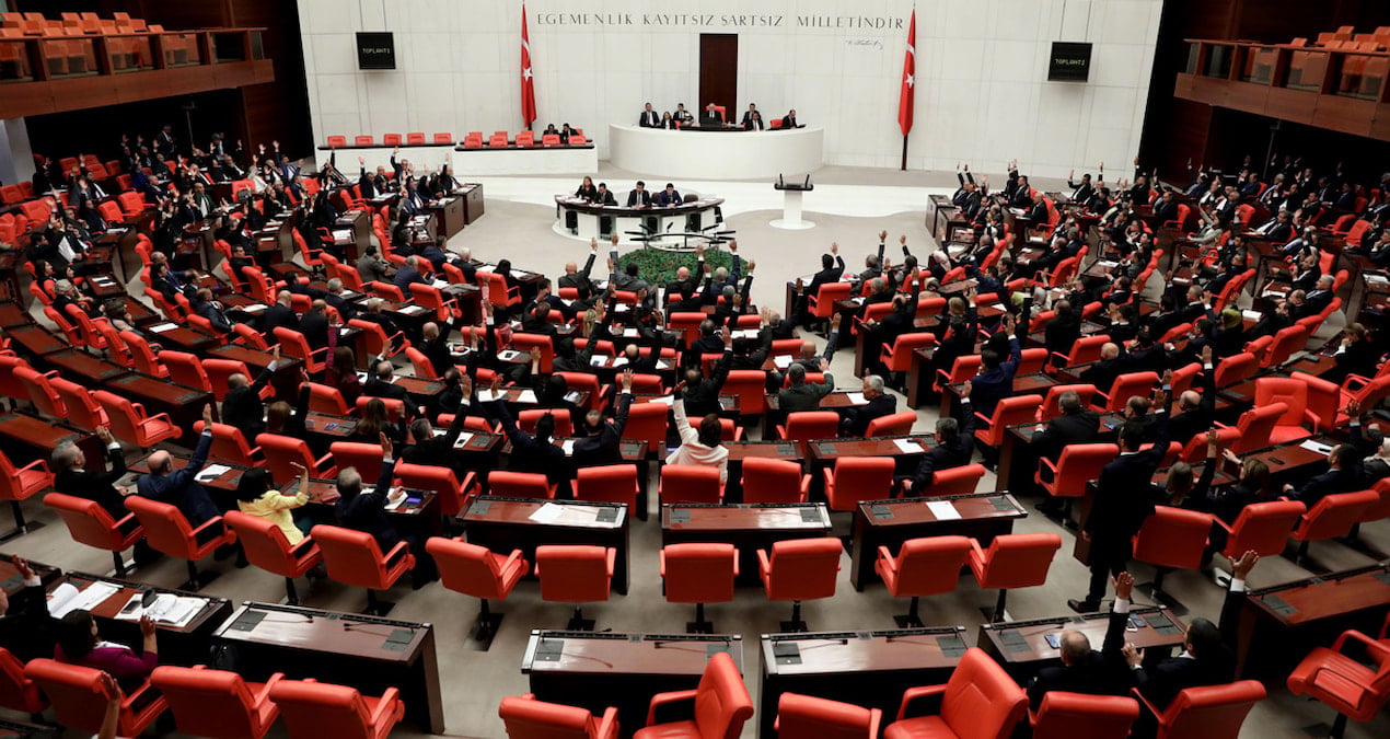 AYM iptal etti, AKP Meclis’e getiriyor!