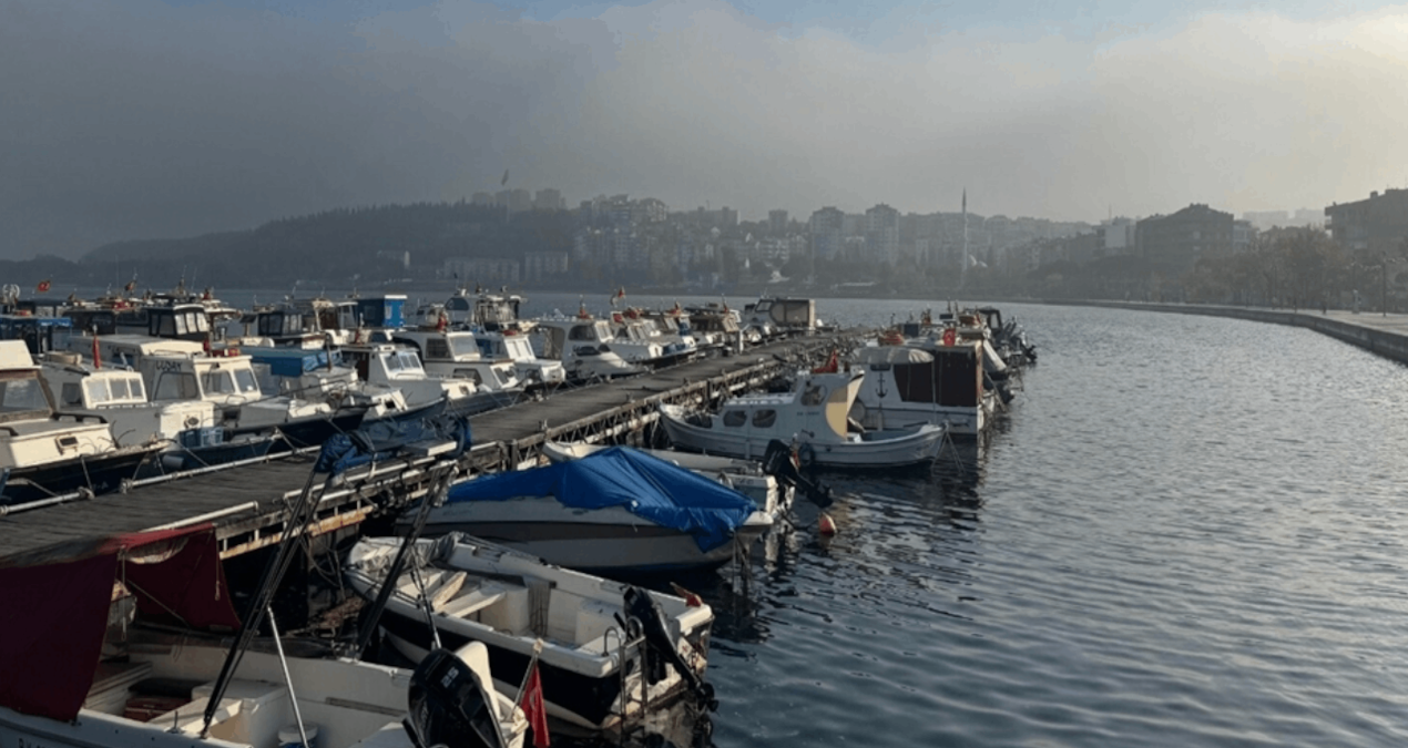 Çanakkale’yi sis örttü: Boğaz trafiği durdu