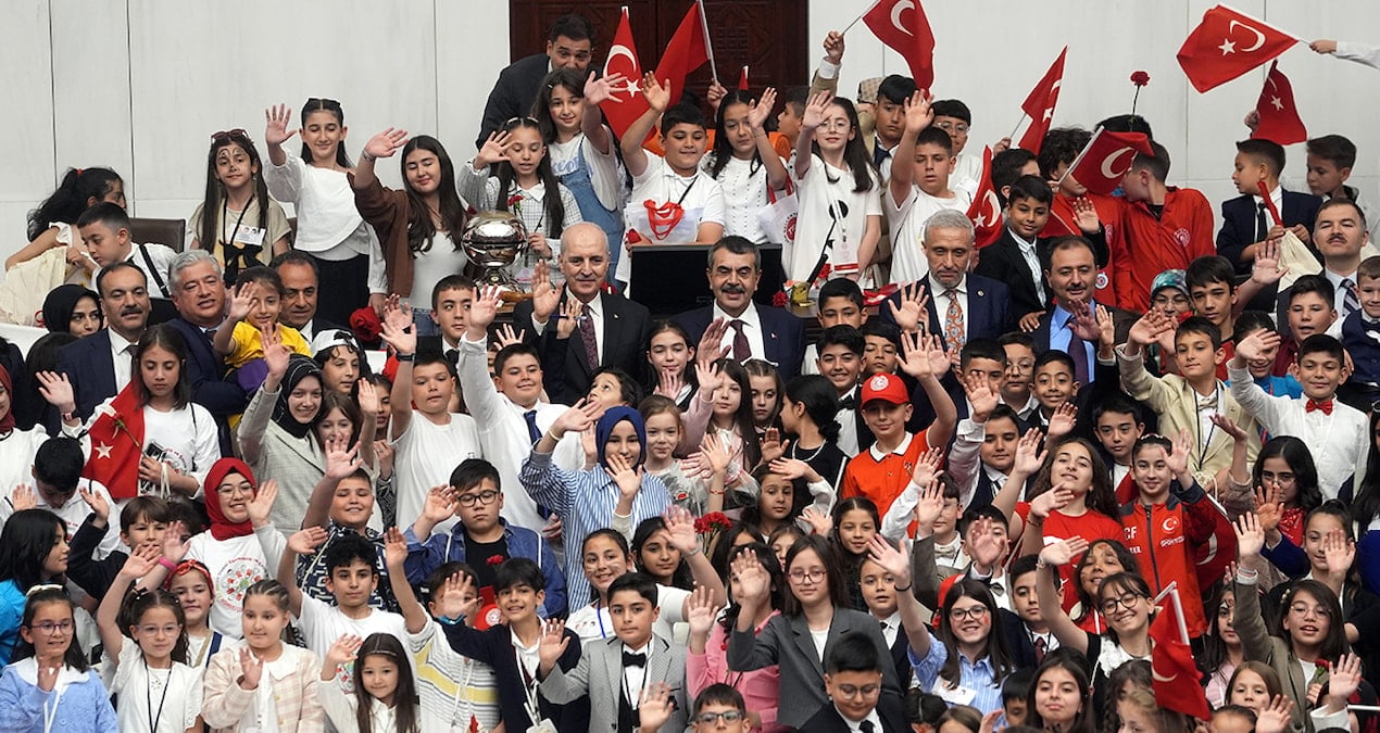 Cumhuriyet’in çocukları kendileri için verilen kanunların Meclis’ten geçmesini bekliyor!