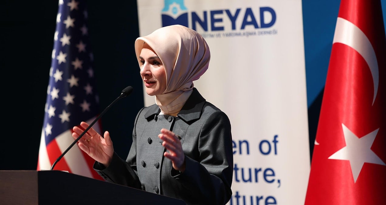 Dünyayı gezdi hâlâ doymadı