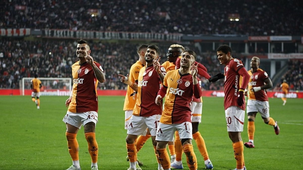 Reeder Samsunspor 0-2 Galatasaray (MAÇ SONUCU – ÖZET) Cimbom Samsun engelini kayıpsız geçti!