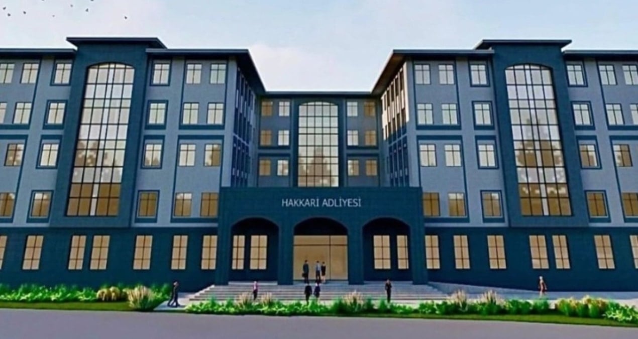 Ülkede adalet yok ama sarayları çok