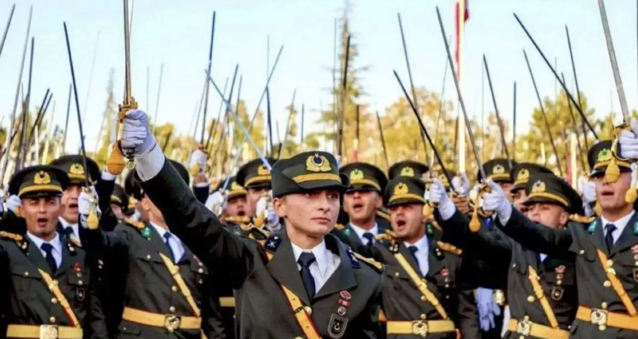 Atatürkçü teğmenlerin ihracına karşı çıkan 2 üyeye daha tasfiye iddiası!