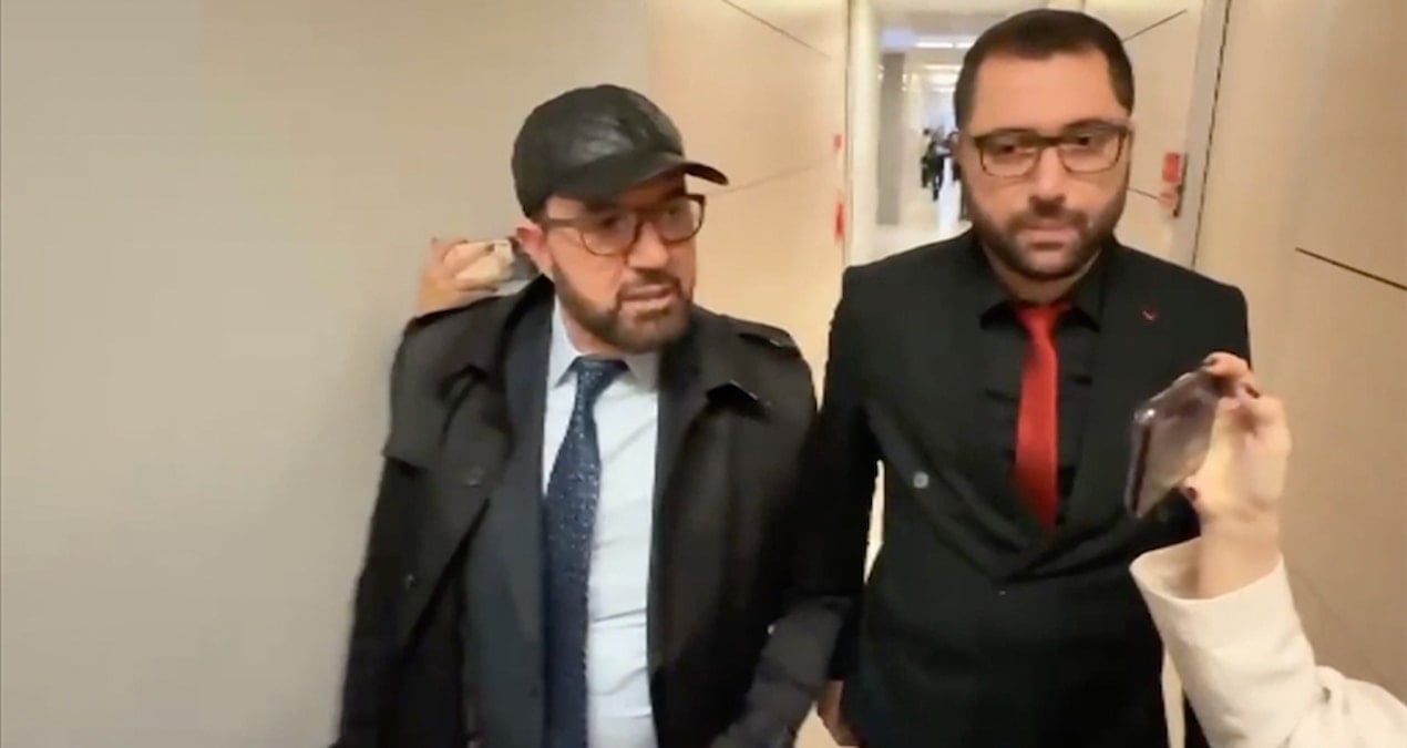 Hastasının çıplak fotoğraflarını paylaştı, doktorluktan men edildi