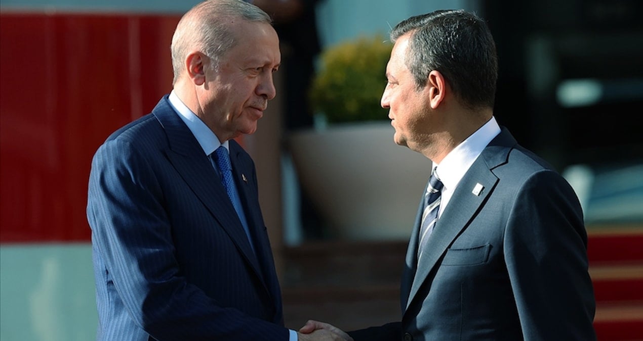 Hem Erdoğan hem Özel ‘birinci partiyiz’ demişti, son seçimleri bilen anket şirketi gerçeği açıkladı