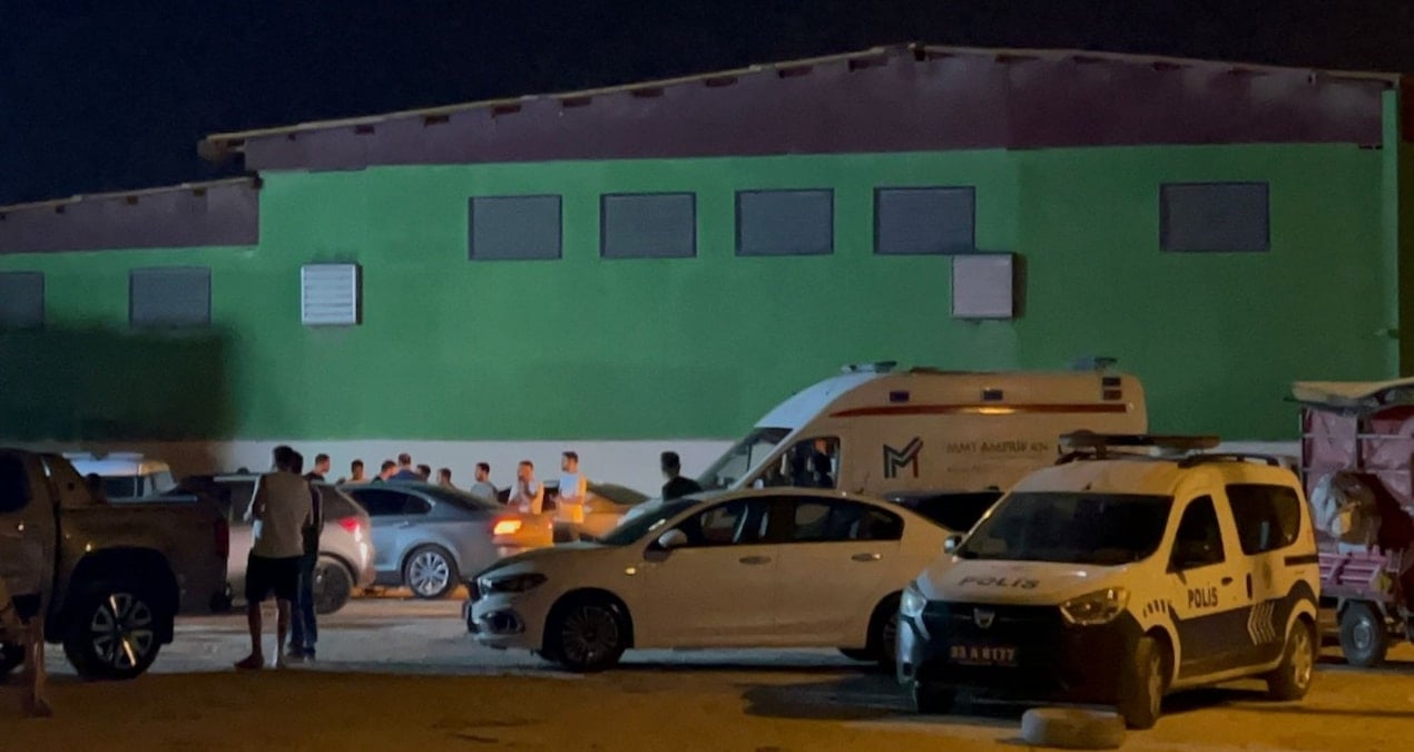Mersin’de iş yerine silahlı saldırı: Ölü ve yaralı var