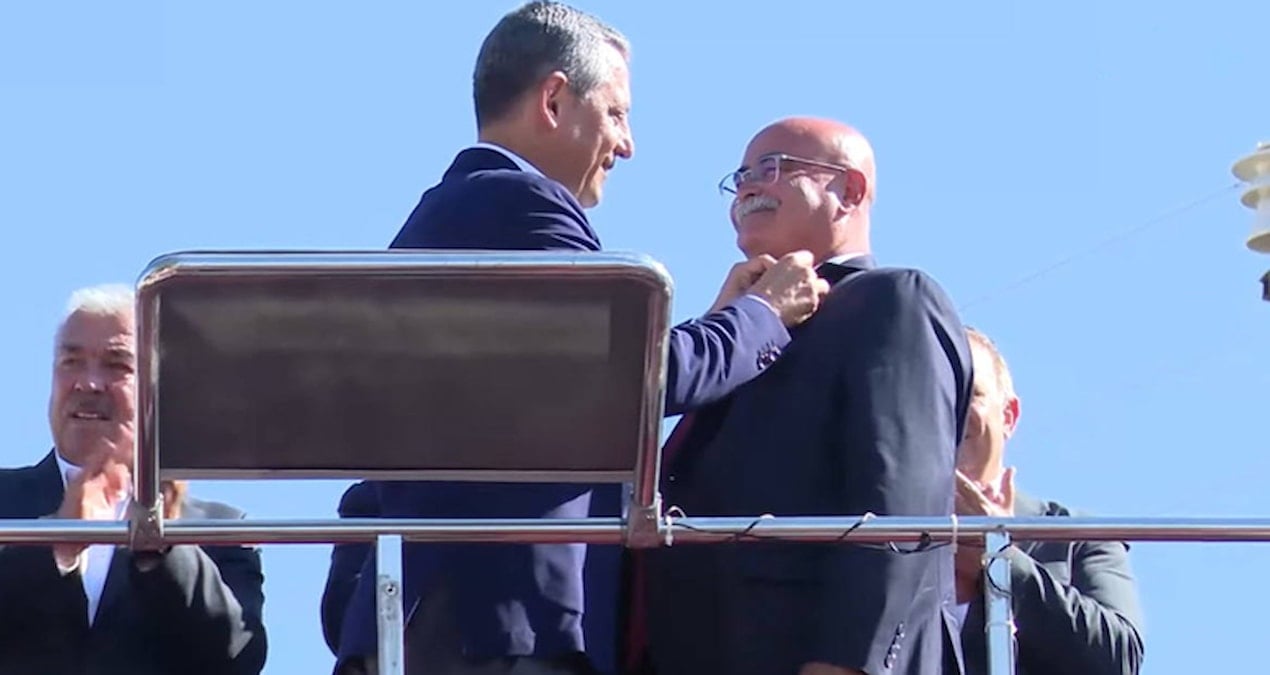 CHP lideri Özel duyurdu: Memleket Partili belediye CHP’ye geçti