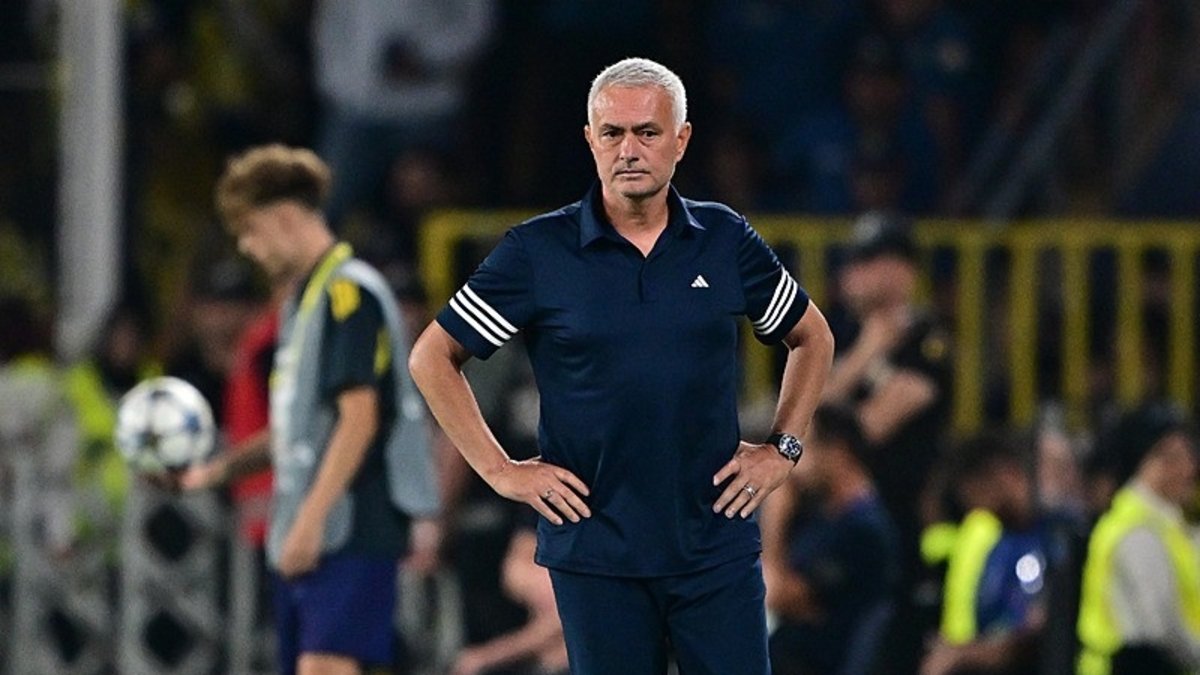 FENERBAHÇE HABERLERİ – Jose Mourinho’dan Benfica maçı sonrası açıklama: Bir takım kazanmak istedi!