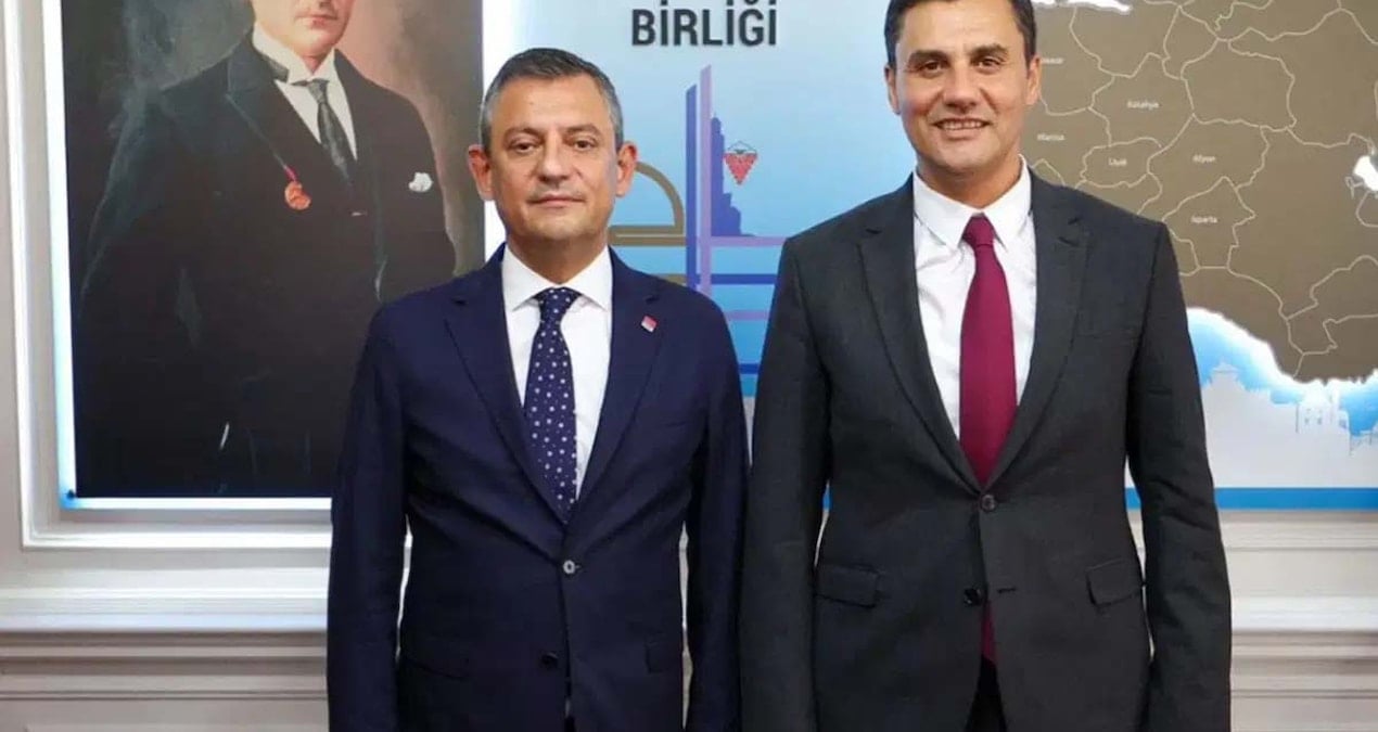 Özgür Özel, Ferdi Zeyrek Vakfı’nın açılışında duygusal konuşma yaptı: “Bu hikaye burada bitmemeli”