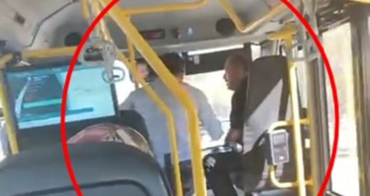 “Benim kim olduğumu biliyor musun?” dediği şoförü yumrukladı