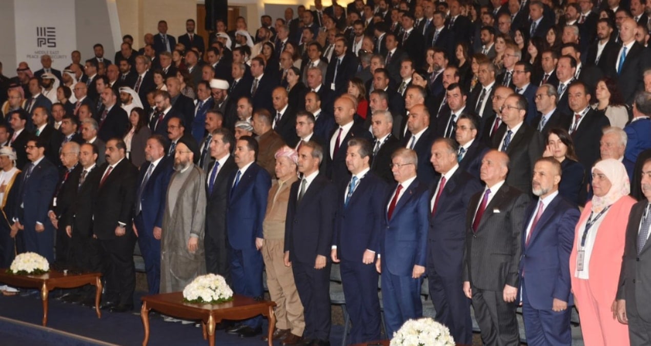 Serok Ahmet, Kürt marşı çalınırken ayağa kalktı