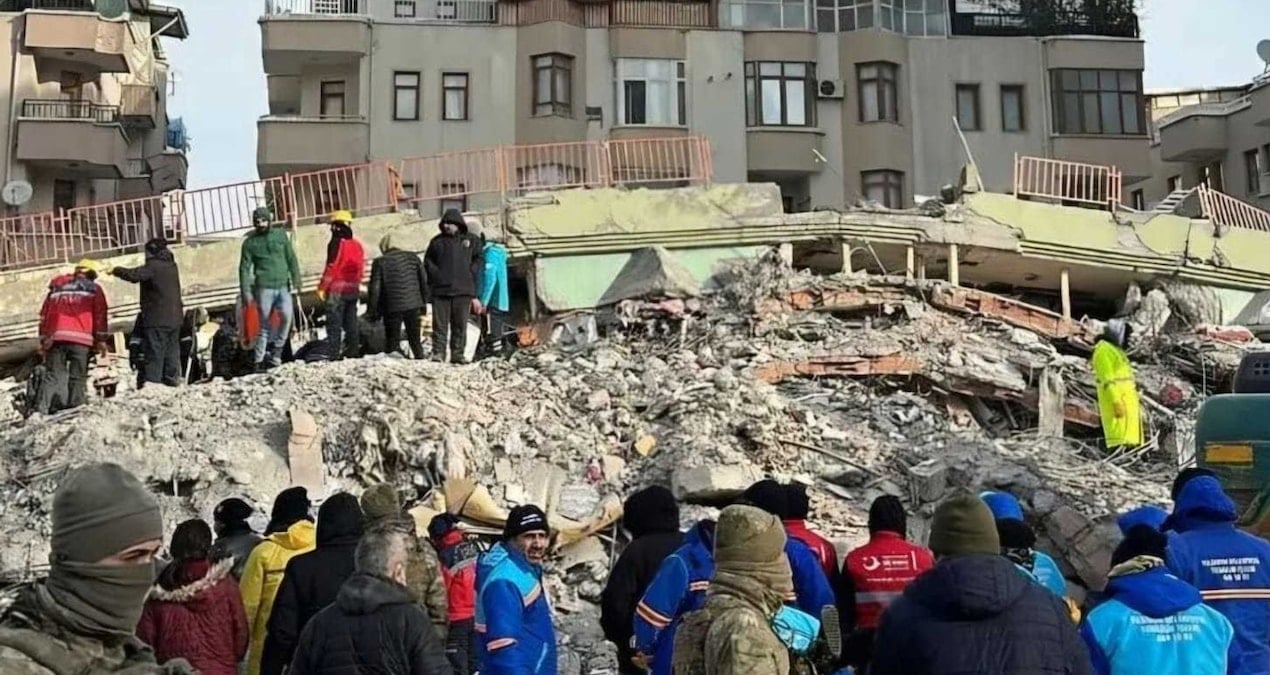 78 kişi hayatını kaybetmişti! Hakimbey apartmanı davasında 2 sanığa beraat