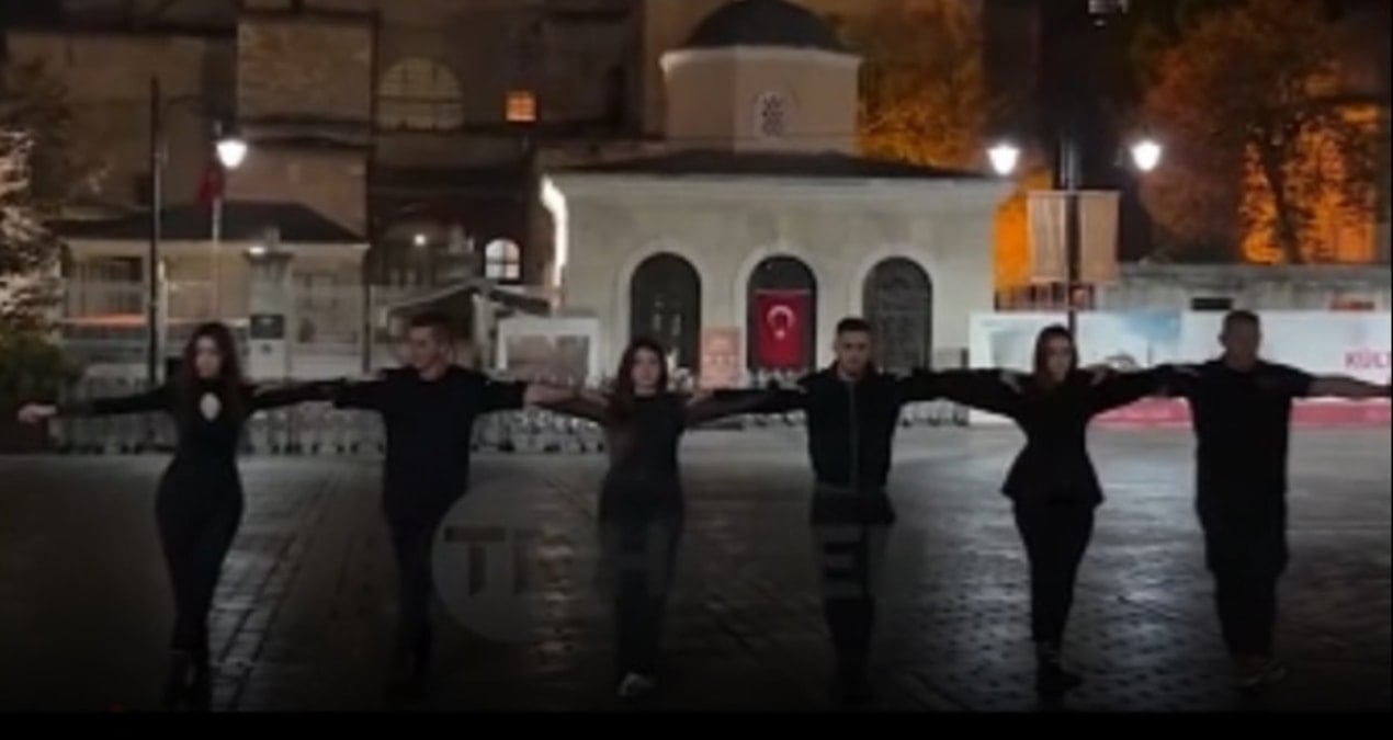 Ayasofya önünde sirtaki
