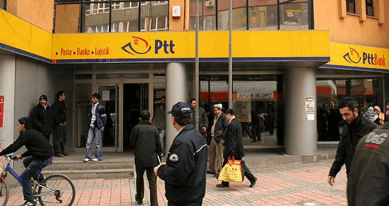 Yaya dağıtım, düşük ücret, güvencesizlik: PTT postacıları tükeniyor