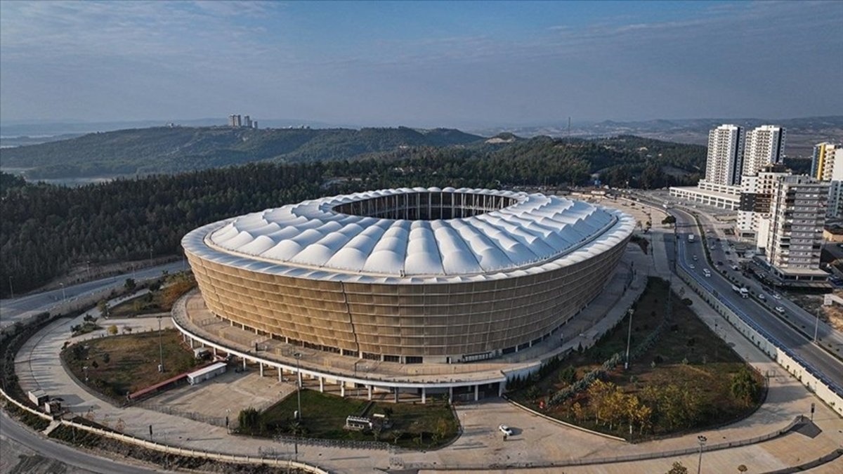 Yeni Adana Stadyumu Fenerbahçe-Samsunspor maçına hazır