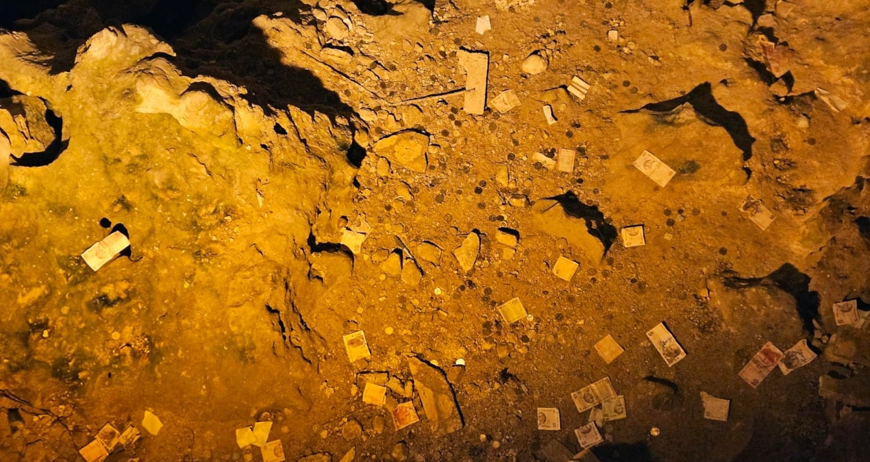 Efsanelere konu olan göl kurudu! Artık kağıt para atıyorlar