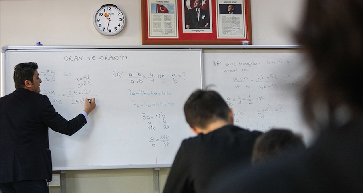 MEB resmen açıkladı: Aynı okulda 12 yıldan fazla öğretmenlik yapılamayacak