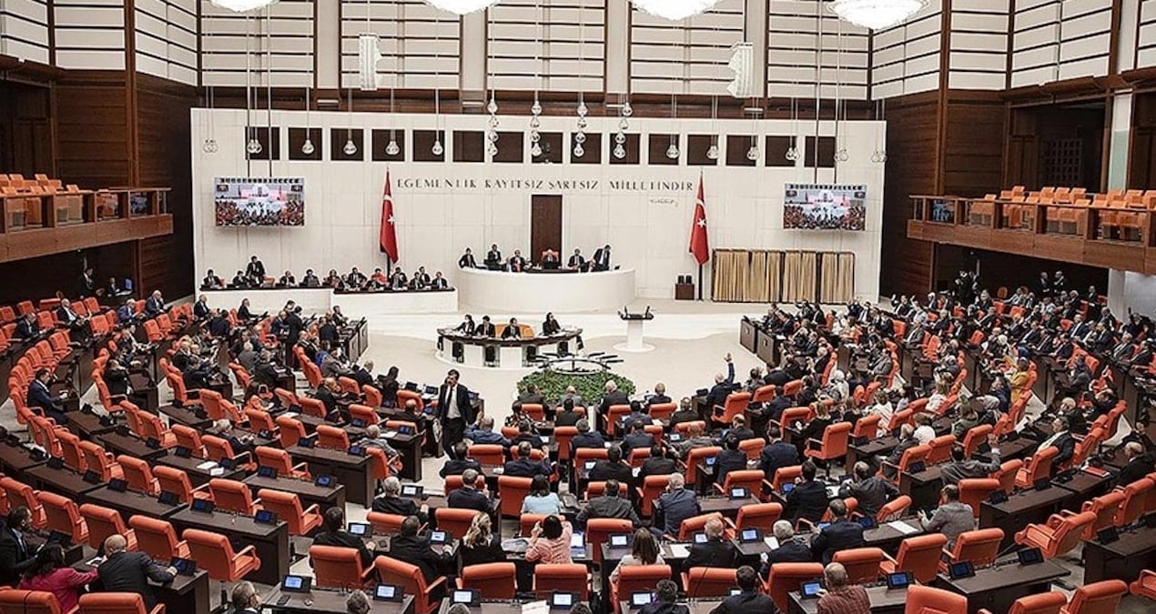 Son istifanın ardından Yeni Yol Grubu düşecek mi? DEVA Partisi’nden açıklama