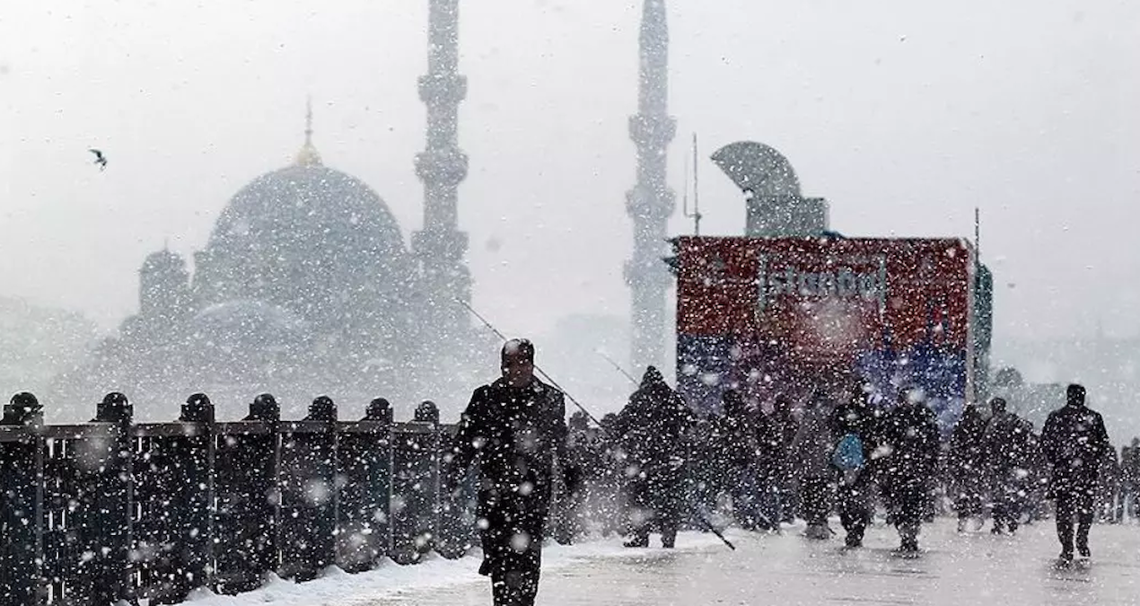 AKOM saat vererek uyardı: İstanbul’a kar geliyor!