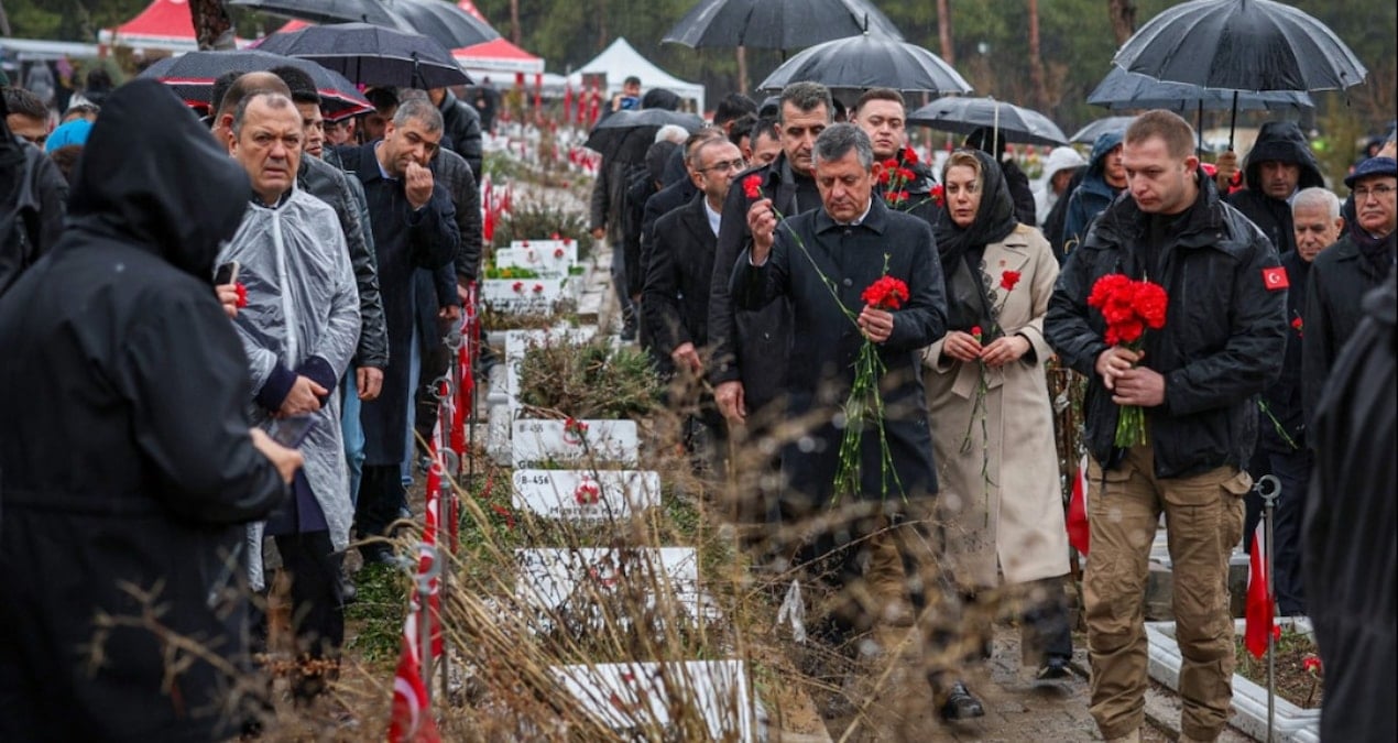 ‘Mehmetçik enkazdan 35 bin kişiyi kurtarabilirdi’