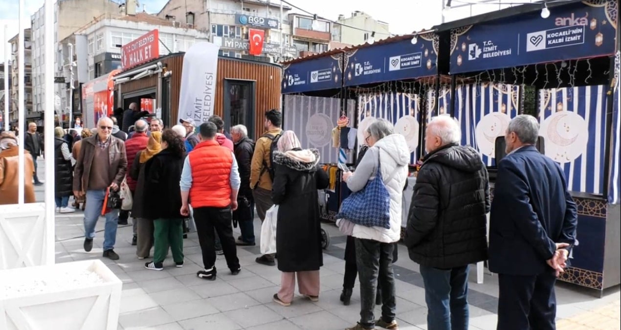 Ucuz et kuyruğuna giren emeklilerden “Hükümet değişmeli” yanıtı