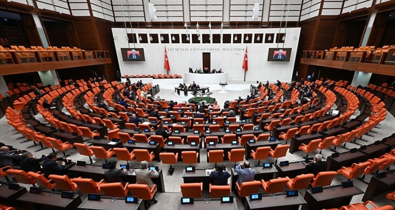 Yeni ittifak geliyor: Siyasette kartlar yeniden dağıtılıyor
