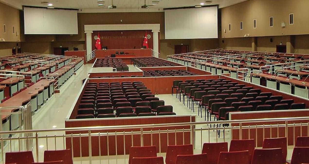 Canlı yayın beklenirken sıkıyönetim uygulanacak