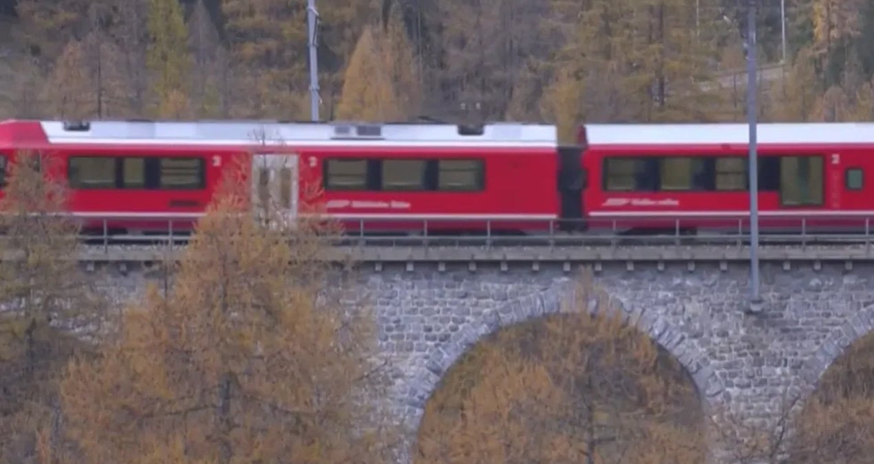 Dünyanın en uzun treni raylarda rekor kırdı: 100 vagonlu