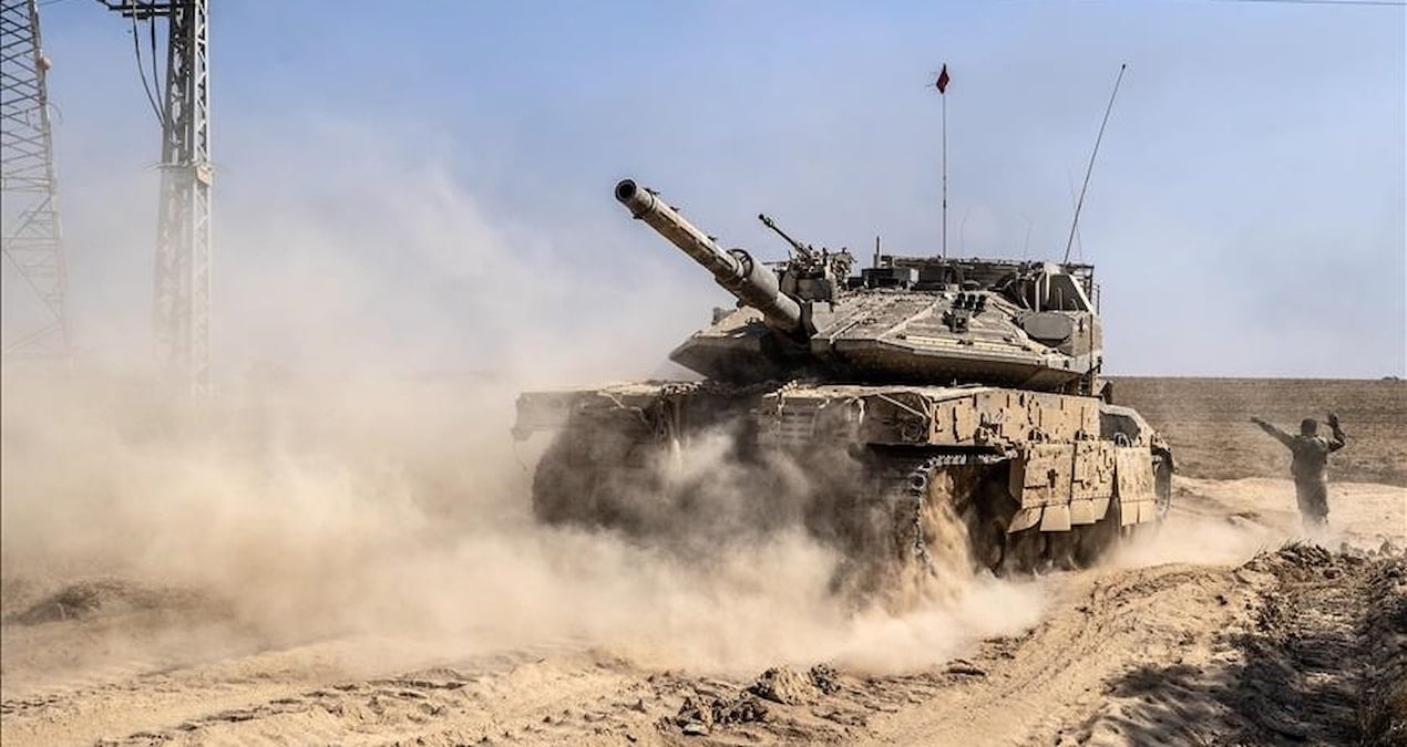 İsrail Lübnan’ı vurdu: On binlerce sivil Suriye’ye geçti