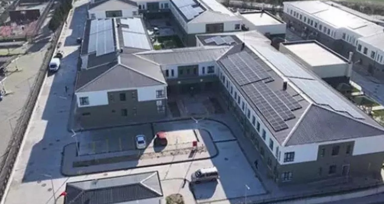 Kız yurduna gizlice girmeye çalışan şahıs yakalandı