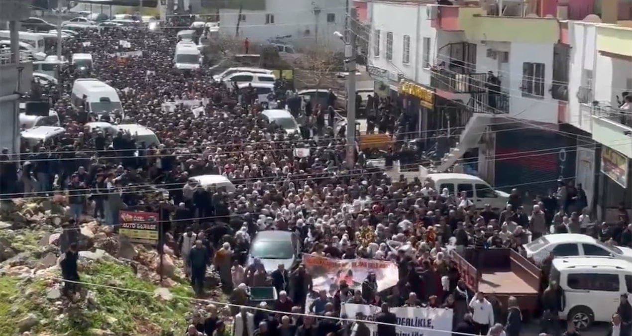 İhanet şovuna izin verildi kimse müdahale etmedi