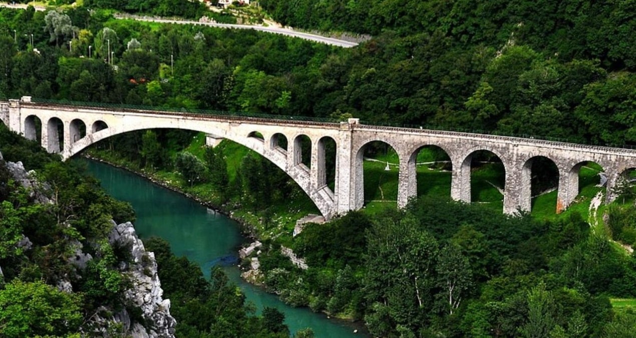 120 yıl önce yapıldı, yıkıldı, yeniden ayağa kalktı: Bu taş köprü hâlâ tren taşıyor