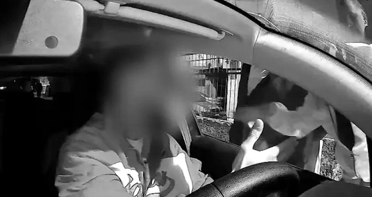 Adana’da taksici vahşeti: Aracın önünü kesip sürücü ve kadına korku dolu anlar yaşattılar