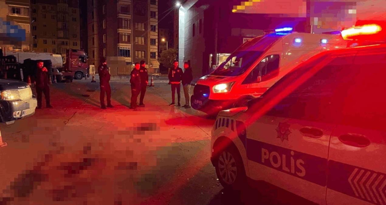 Akaryakıt istasyonunda bıçaklı kavga: 1 ölü, 2 yaralı